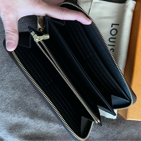 LOUIS VUITTON GIANT MONOGRAM ZIPPY WALLET ZIP AROUND LONG - Picture 10 of 16